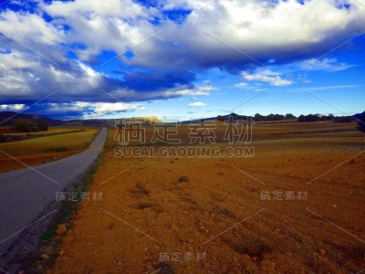 沥青乡间小路