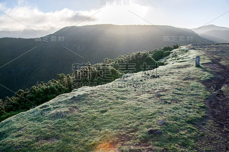 葡萄牙马德拉岛，拉巴克山谷下面