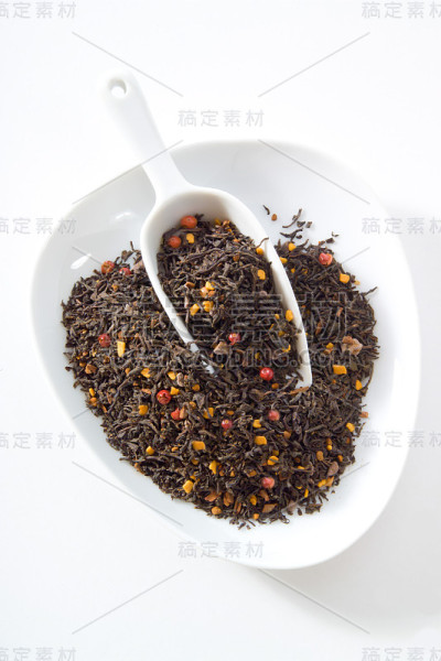 红茶配蜂蜜蛋糕，可可，肉桂，粉胡椒