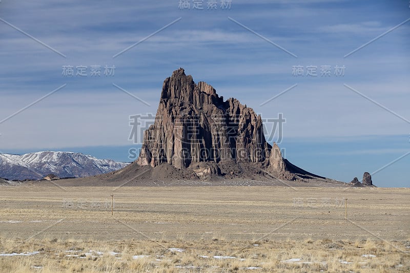 希普罗克，美国新墨西哥州沙漠中的一座伟大的火山岩石山