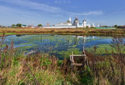 十四世纪在俄国建立的波不列涅夫修道院。
