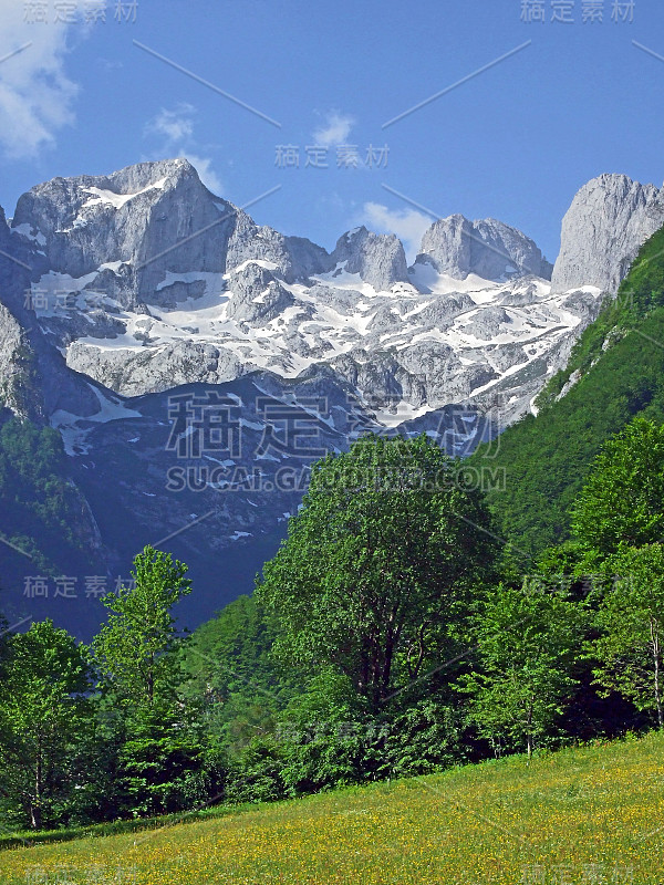 位于巴尔干半岛的黑山山脉