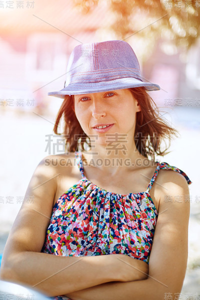 沙滩上的女人