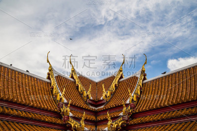 泰国寺庙的屋顶。