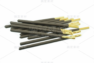 饼干棒上涂有一层白色的巧克力