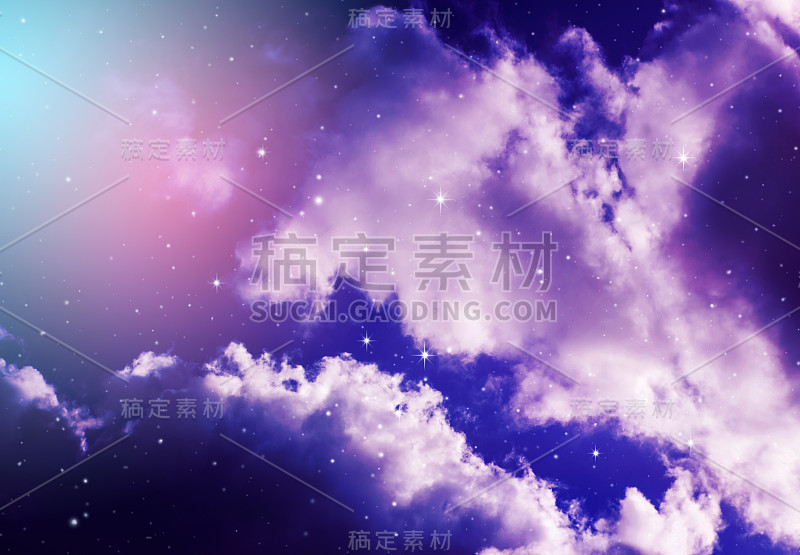 满天星星的夜空。