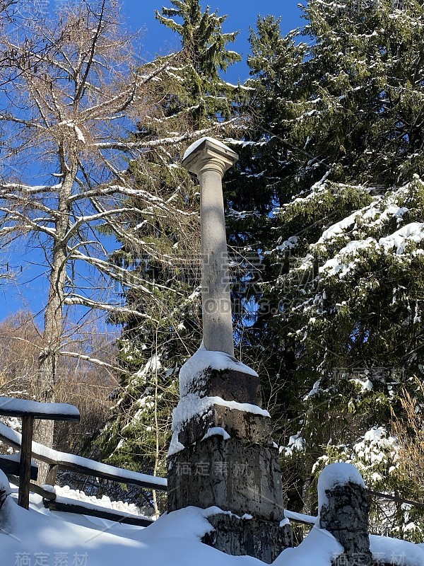 “鲜花广场”，意大利阿尔卑斯山，雪后