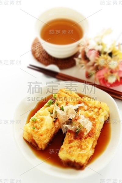 日本料理，鱼汤，豆腐，木鱼和茶