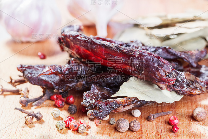 牛肉干和香料片