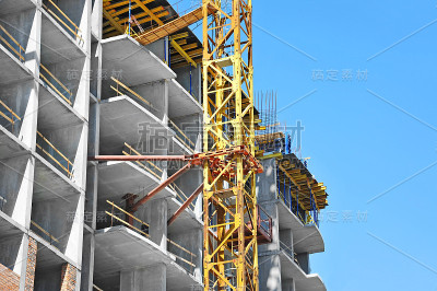 起重机及高层建筑工地