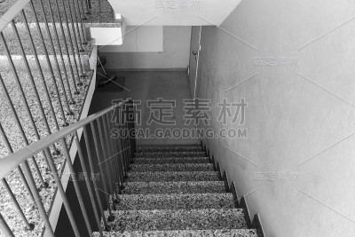 从鸟的角度看楼梯