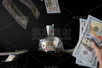 带储蓄观念的储蓄罐。