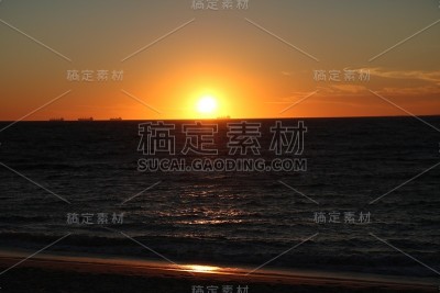西澳大利亚珀斯科特斯洛海滩印度洋上的日落