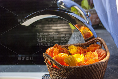 水疗用的香料和鲜花