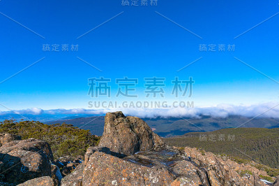 美丽的山景全景