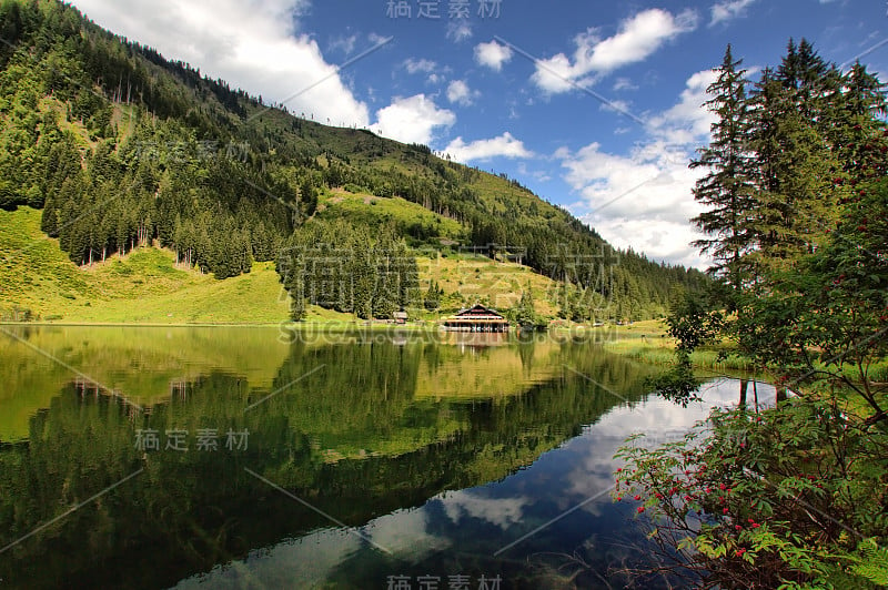 湖全景