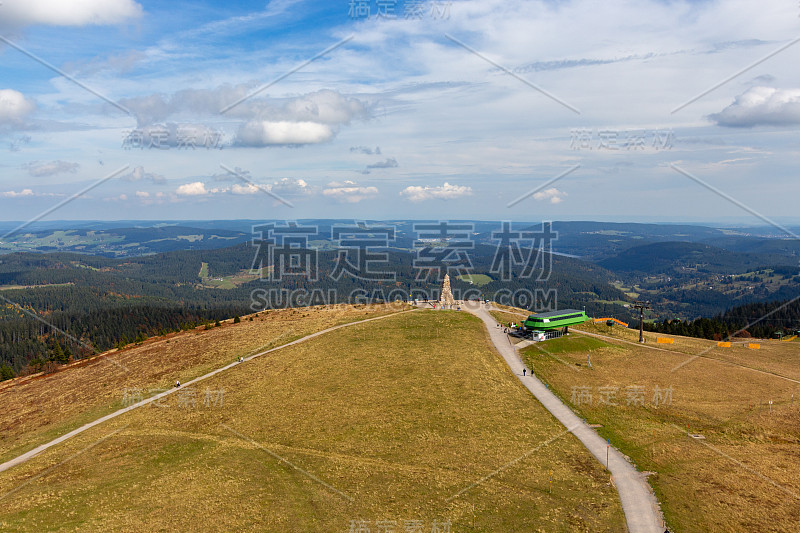 风景从费尔德伯格塔在秋天的黑森林景观