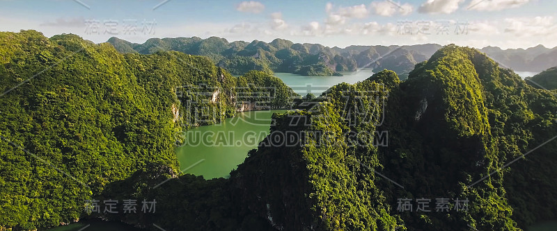 鸟瞰图浮动渔村和岩石岛，下龙湾，越南