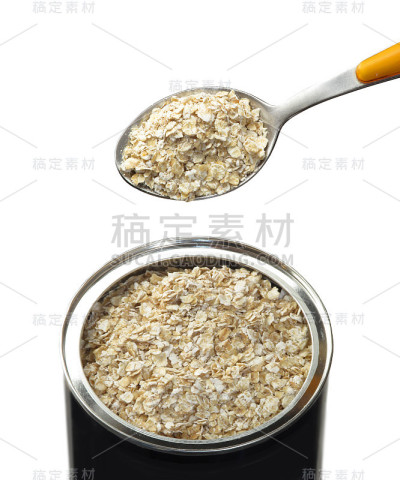 新鲜燕麦勺。