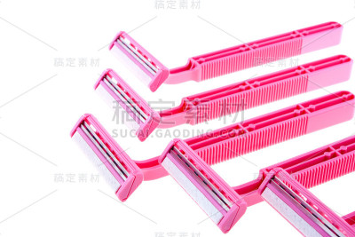 粉红色的安全剃须刀