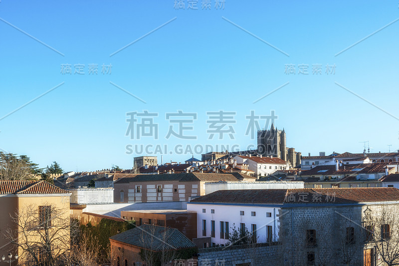 阿维拉古城。背景是阿维拉大教堂。(Castilla Leon)，西班牙。