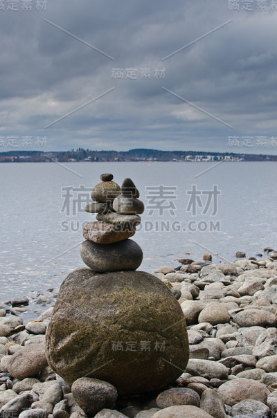 平衡的石头雕塑