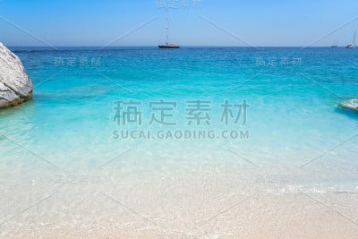 清澈蔚蓝的海水，撒丁岛，意大利