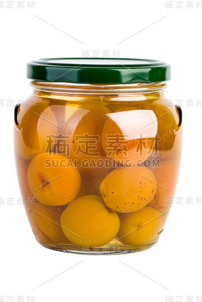 装有杏脯的玻璃罐子