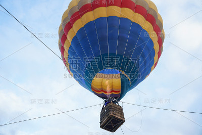 在瓜迪克斯的Aeroestacion节上的俘虏气球