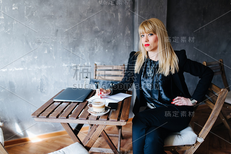 女性职业装