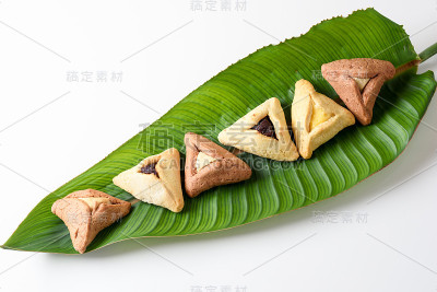 犹太人自制的哈曼塔辛饼干或棕榈叶白底饼干