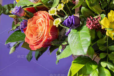 一束不同的鲜花