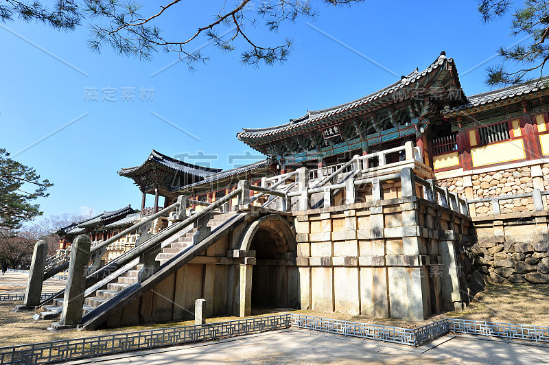 韩国庆州八宫寺的清宫白宫。