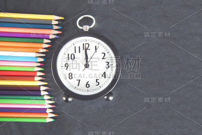 铅笔与时钟