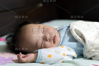 亚洲婴儿睡觉