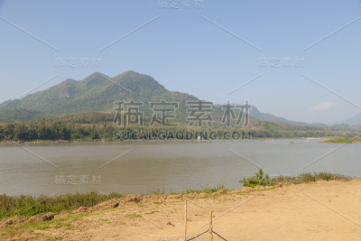在琅勃拉邦的湄公河