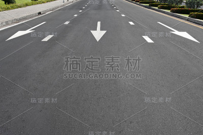 地面道路上的交通标志