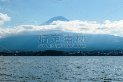 日本——从川口千子湖近距离观看富士山