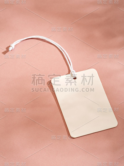白色空白标签或标签。