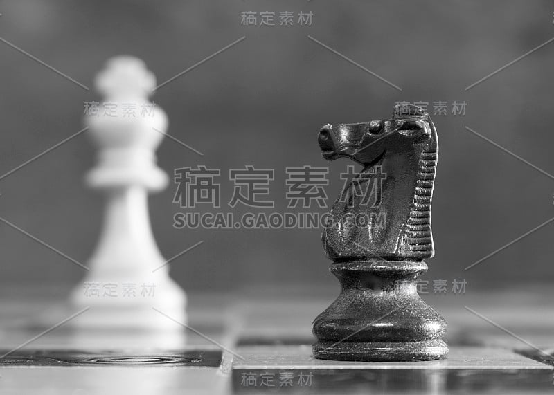 在棋盘上拍摄的象棋