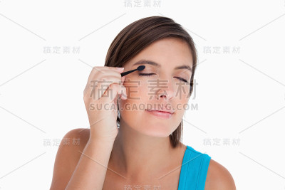 十几岁的孩子用的眼影很集中