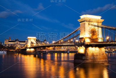 布达佩斯黄昏铁链桥