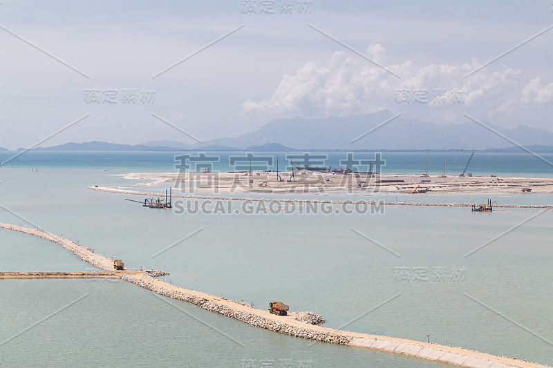 在马来西亚槟榔屿Gurney drive的海陆填海活动