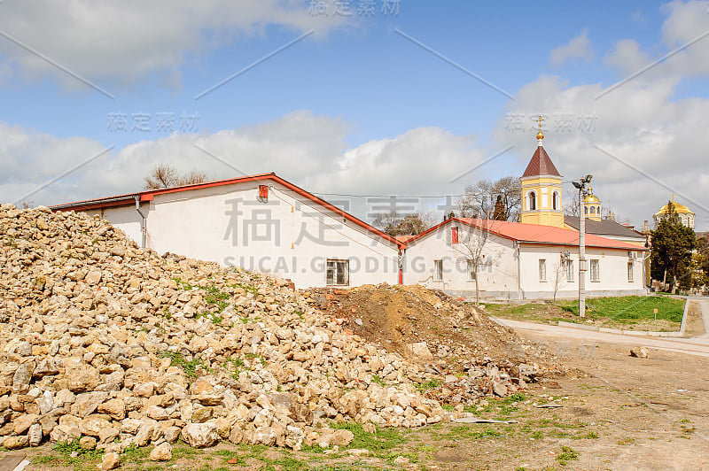 在乌克兰的希腊废墟上建造的宗教城镇