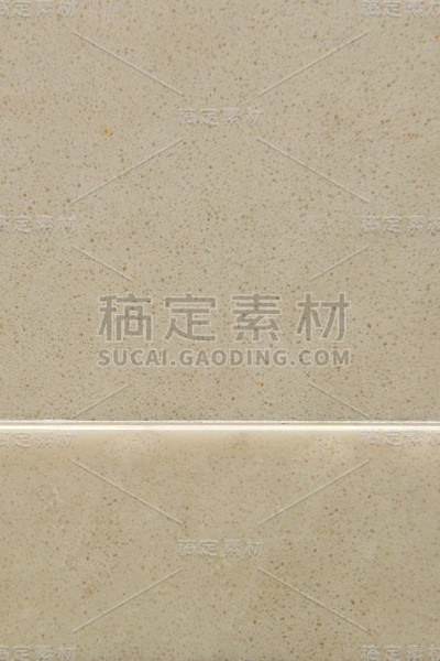 背景为棕色抛光墙，分为两部分，复制空间为文字