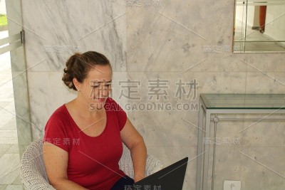 使用笔记本电脑