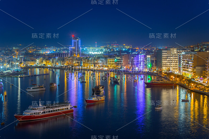 斯利马港的夜景