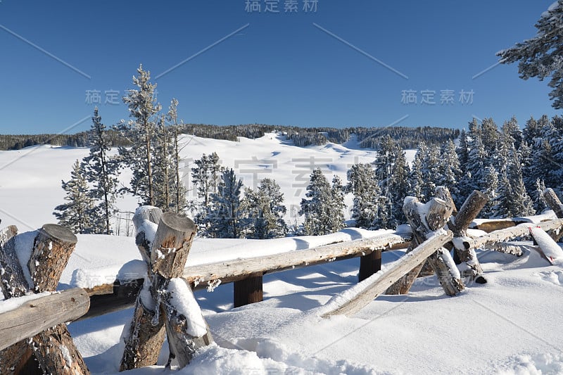 黄石国家公园的海登谷冬季景色