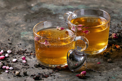 两杯热茶