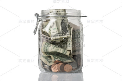 小费罐里